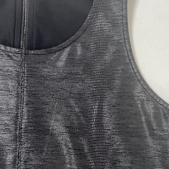 Alfani Women’s Size Medium Sleeveless Blouse Gray Back Zip - Picture 10 of 10